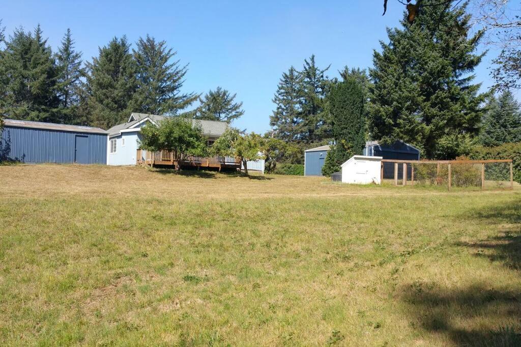 Coastal Charm: Sw Oregon Home On 2+ Quiet Acres Carpenterville Bagian luar foto