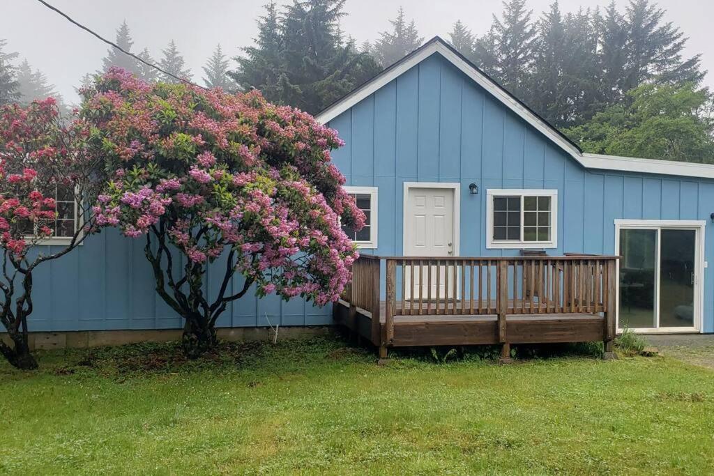 Coastal Charm: Sw Oregon Home On 2+ Quiet Acres Carpenterville Bagian luar foto