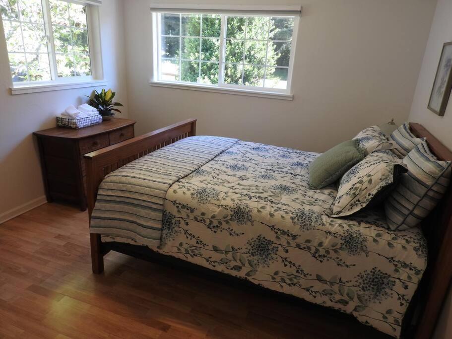 Coastal Charm: Sw Oregon Home On 2+ Quiet Acres Carpenterville Bagian luar foto