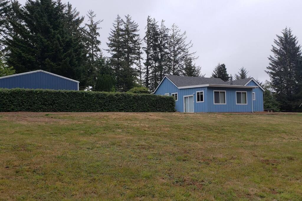 Coastal Charm: Sw Oregon Home On 2+ Quiet Acres Carpenterville Bagian luar foto