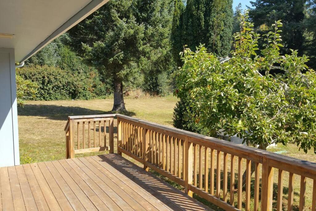 Coastal Charm: Sw Oregon Home On 2+ Quiet Acres Carpenterville Bagian luar foto